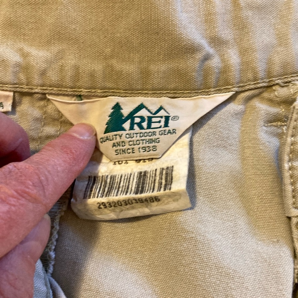 REI khaki canvas men’s pants 36 x 32, reinforced knees, in good condition